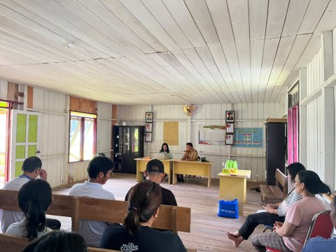 Kepala Desa bersama Kki Warsi